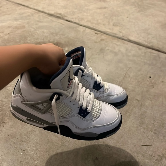 jordan 4s midnight navy size 4.5Y, size 6ish in womens